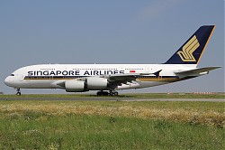 Singapore_Airlines_A380-841_9V-SKG_28CDG29.jpg