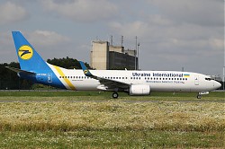 Ukraine_International_Airlines_B737-8Hx_WL_UR-PSD_28CDG29.jpg