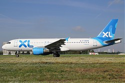 XL_Airways_France_A320-211_F-GKHK_28CDG29.jpg