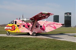 1205_SC7_OE-FDN_Pink_Aviation.jpg