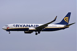 121_B737_EI-DYT_Ryanair.jpg
