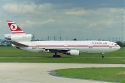415_DC10_TC-JAU_Turkish_Air_Orly_1989_1150.jpg