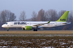 6653_CS300_YL-CSA_Air_Baltic.jpg