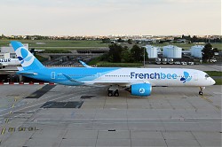 3105_A350_F-HREU_French_Bee.jpg