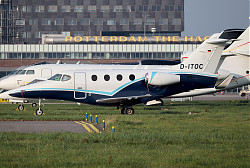 8118_Hawker_Beechcraft_390_Premier_I_D-ITOC_Exxaero_1400.jpg